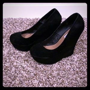 Black suede wedges 6” size 8